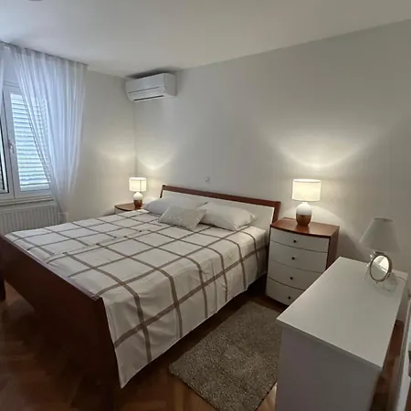 Apartment Tina *